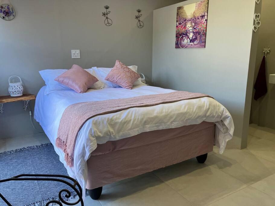 Stellies Accommodation - Room 2 Keetmanshoop Bagian luar foto